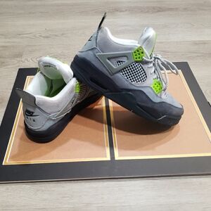 Air Jordan 4 Retro SE Neon 95'